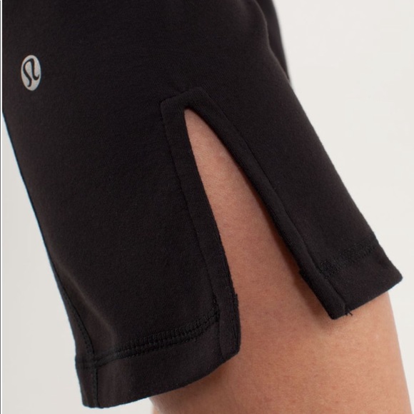 Lululemon Gather and Crow Crop Size 4 - Picture 5 of 8